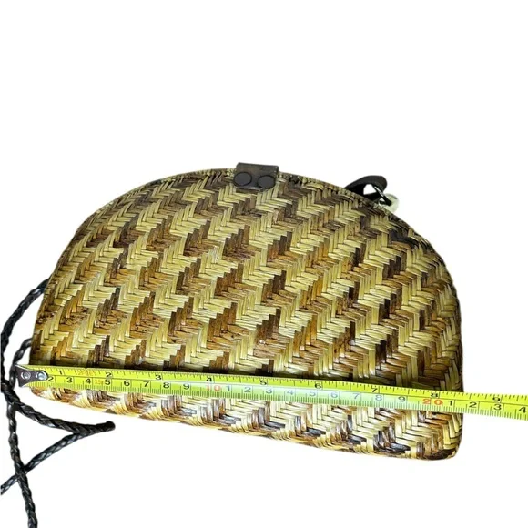 Vintage Woven Straw Crossbody Bag Leather Strap & Turnlock Closure - Picture 7 of 7